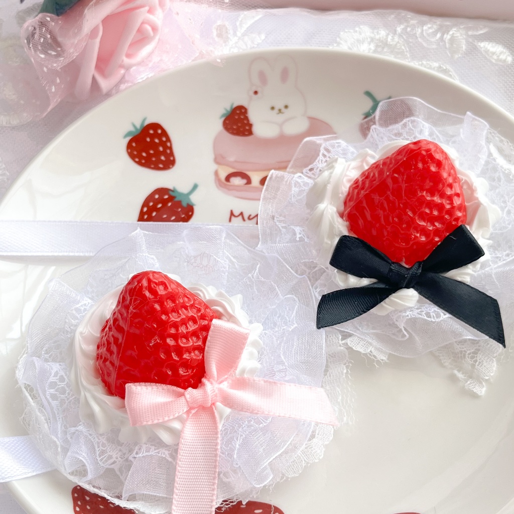 いちごフリルヘッドドレス|ぬい服・ぬい用・推し活・おでかけコーデ