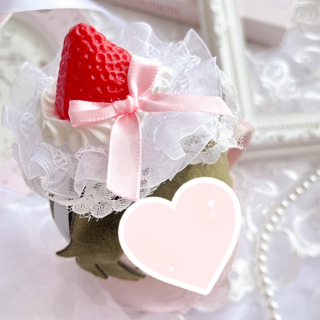 いちごフリルヘッドドレス|ぬい服・ぬい用・推し活・おでかけコーデ