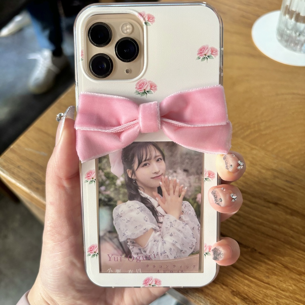 推しを挟むためのスマホケース①