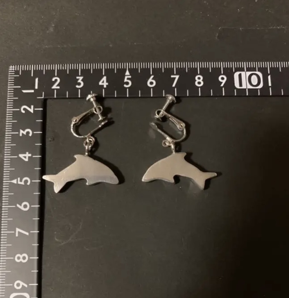 イルカのイヤリング