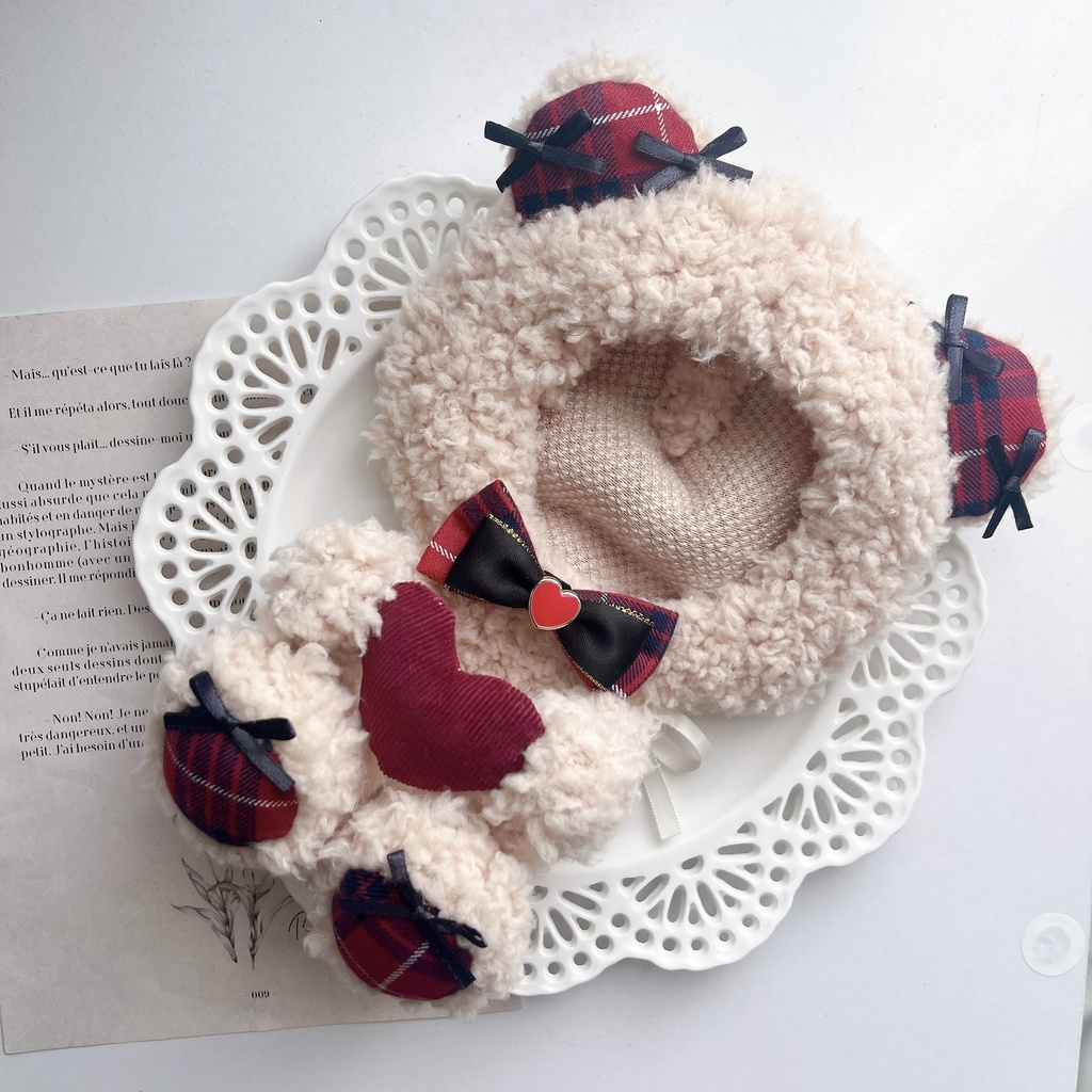 【16cmぬいサイズ】Heart Hug Ribbon Bear おすわり着ぐるみ