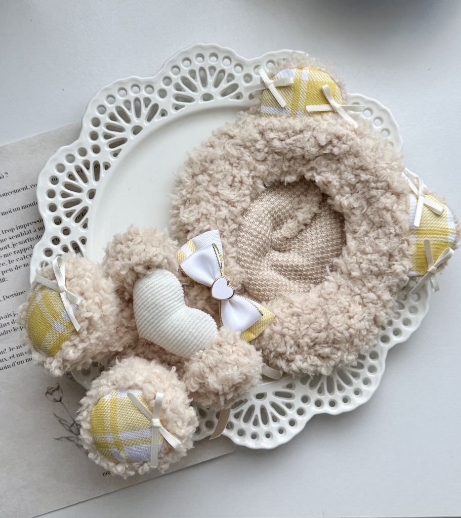 【16cmぬいサイズ】Heart Hug Ribbon Bear おすわり着ぐるみ