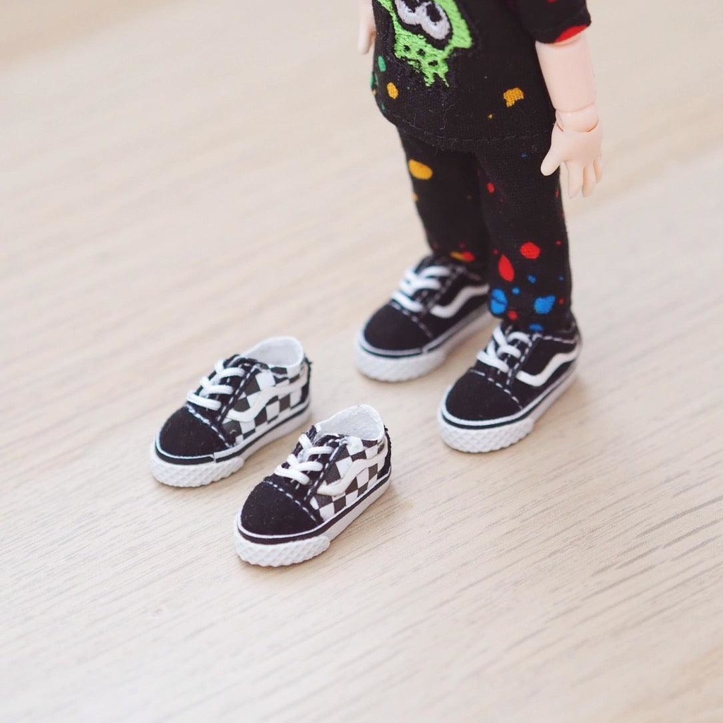 ライン入りスニーカー オビツ11 ねんどろいどどーる