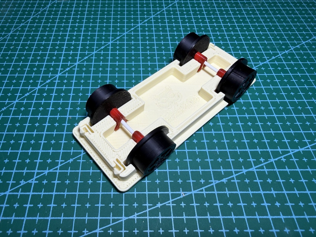 【Free DL】【3Dプリンタ-用STL】[共通シャーシ＆タイヤセット] タイヤが外れない！幼児向けミニカー