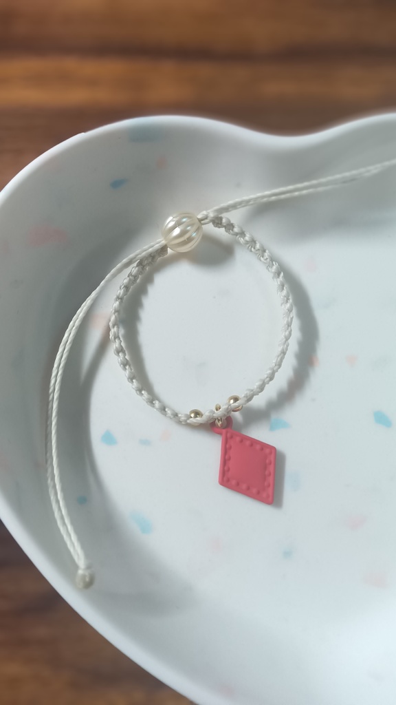 ぬいちゃんと使える2WAYブレスレット【レッド・トランプ】