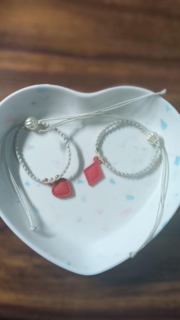 ぬいちゃんと使える2WAYブレスレット【レッドトランプ】