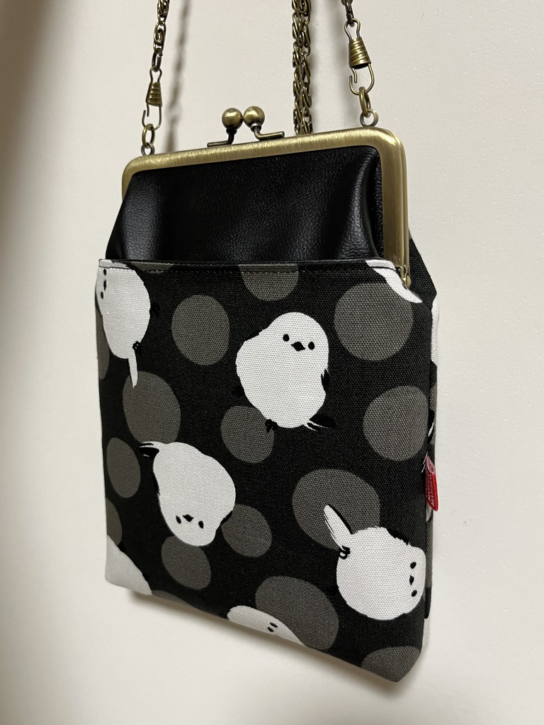 シマエナガ柄ショルダーがま口