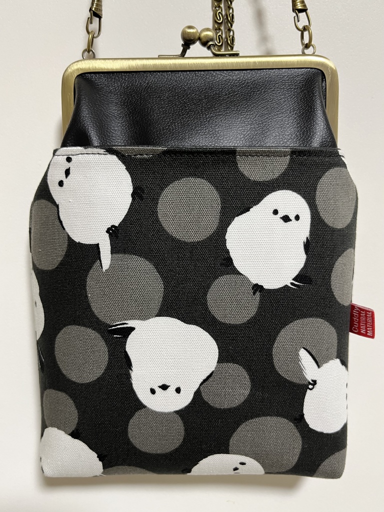 シマエナガ柄ショルダーがま口