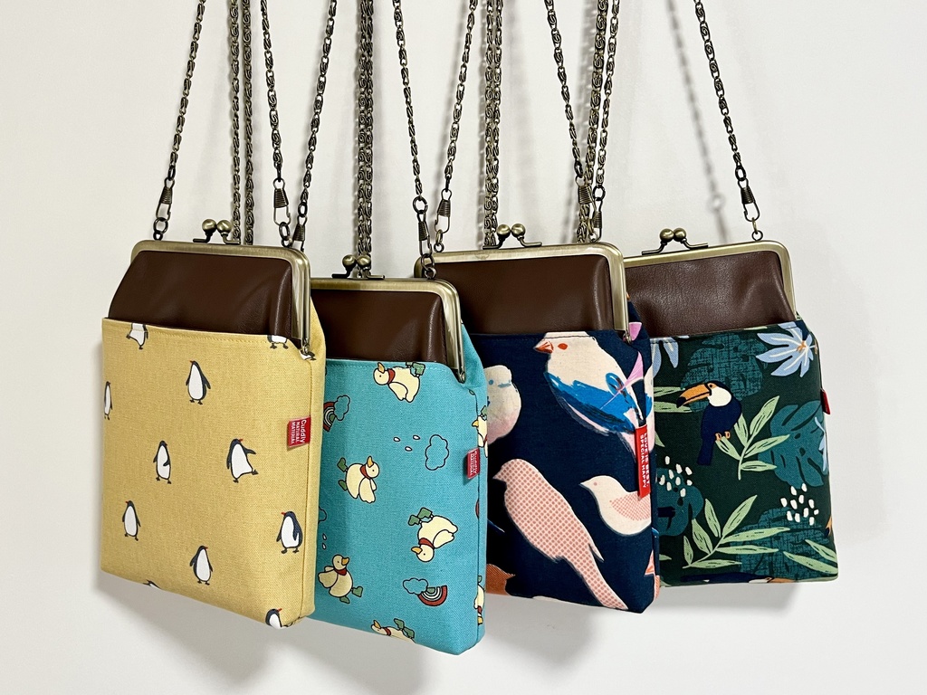 鳥柄ショルダーがま口