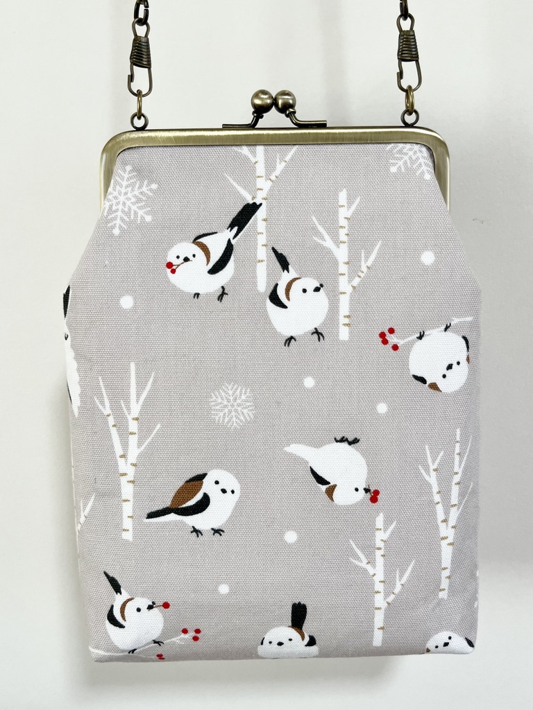 シマエナガ柄ショルダーがま口2