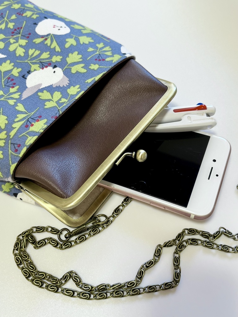 シマエナガ柄ショルダーがま口2