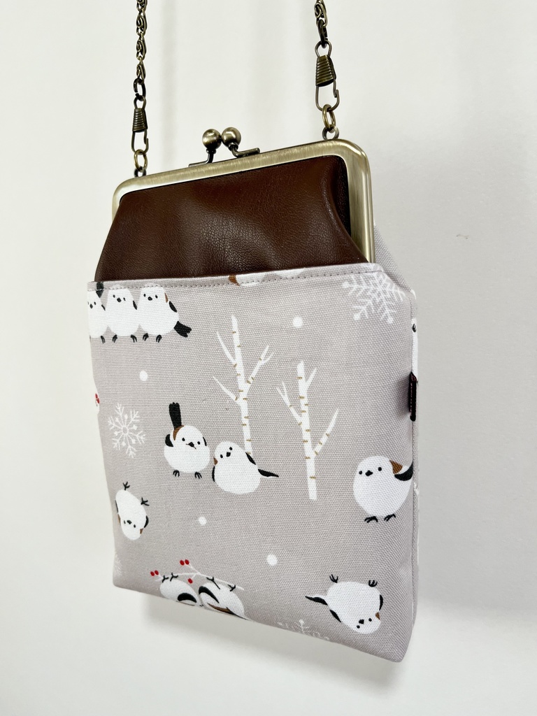 シマエナガ柄ショルダーがま口2