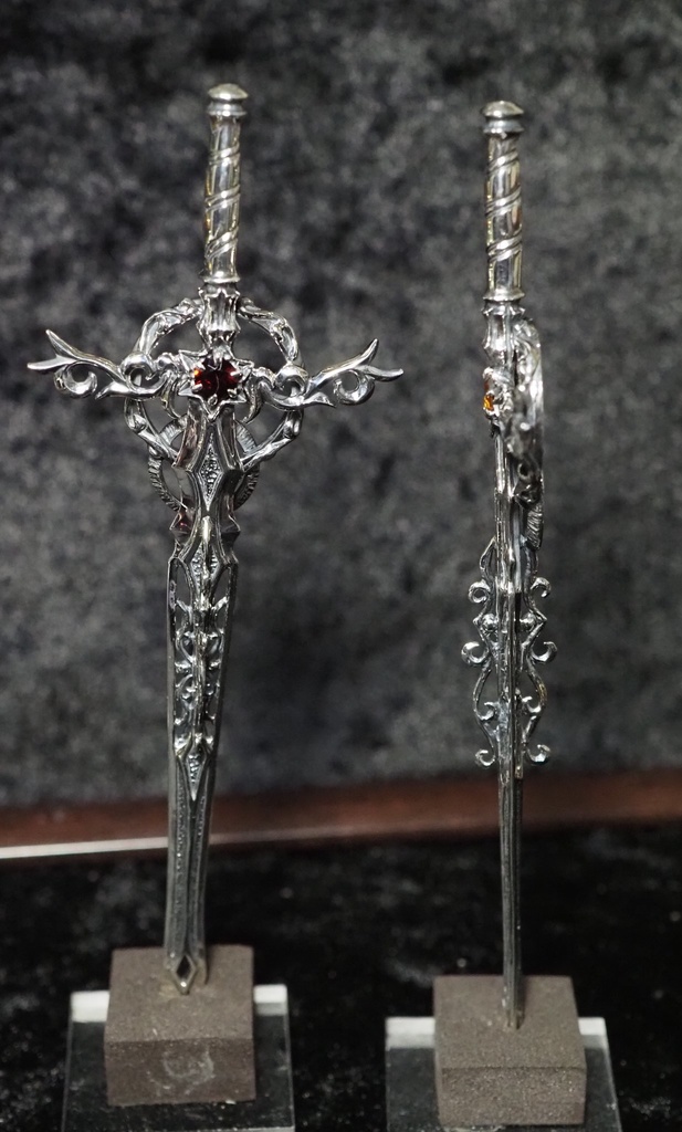 銀製爪楊枝《ダモクレス》