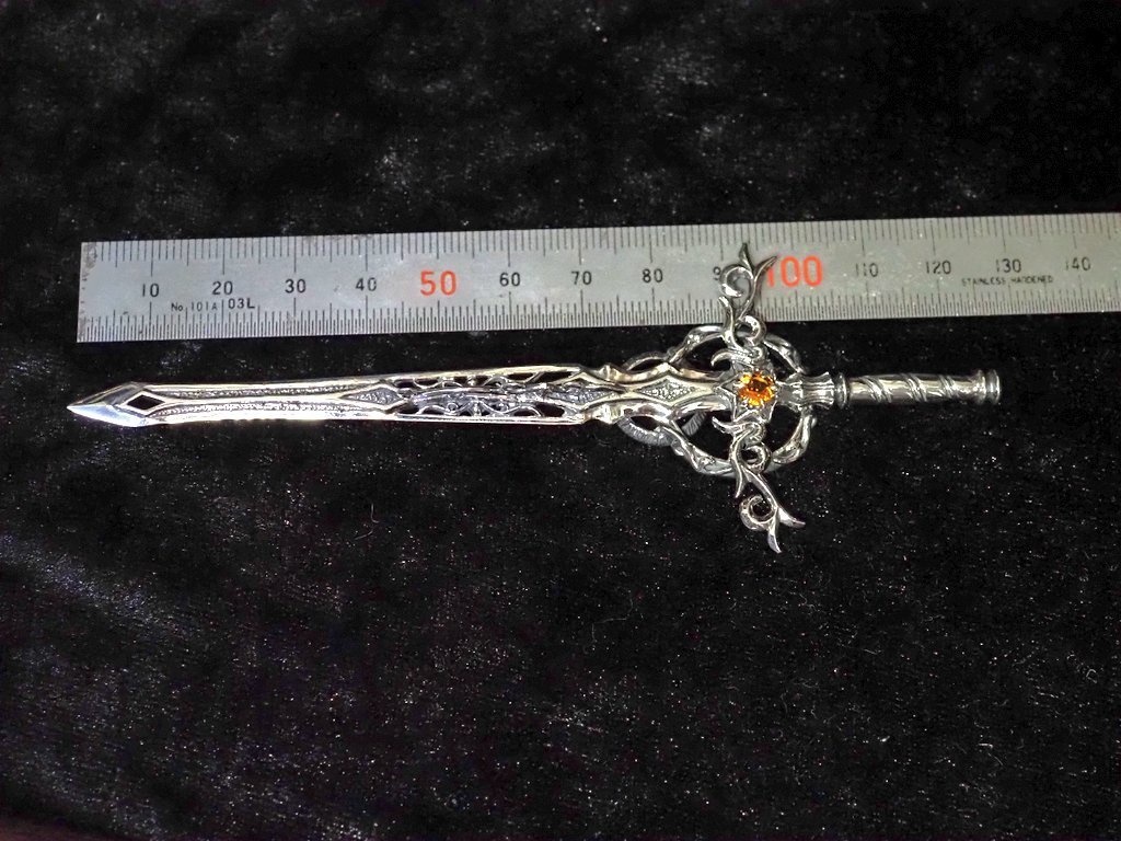 銀製爪楊枝《ダモクレス》