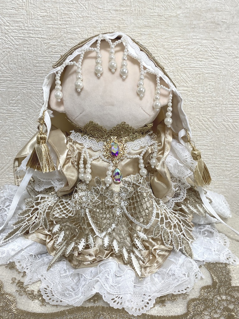 ぬいドレス 金の聖女