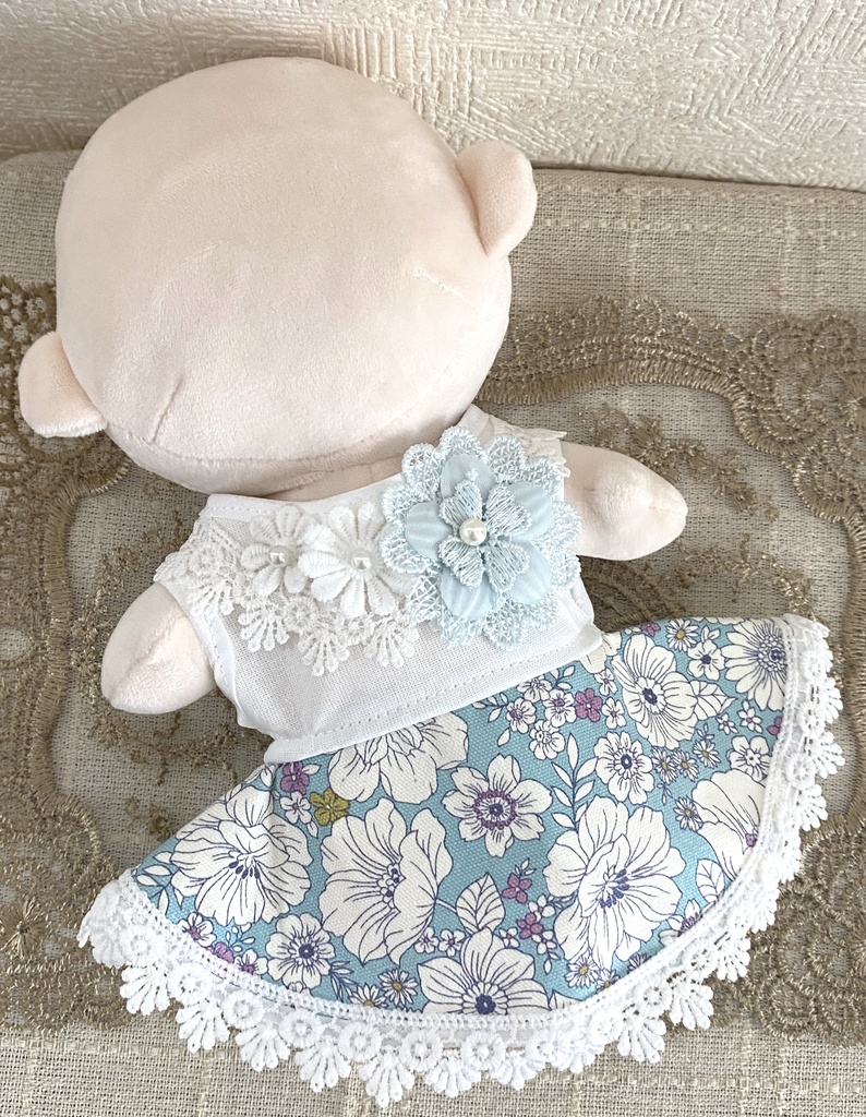 ぬいワンピース　青いお花のワンピース