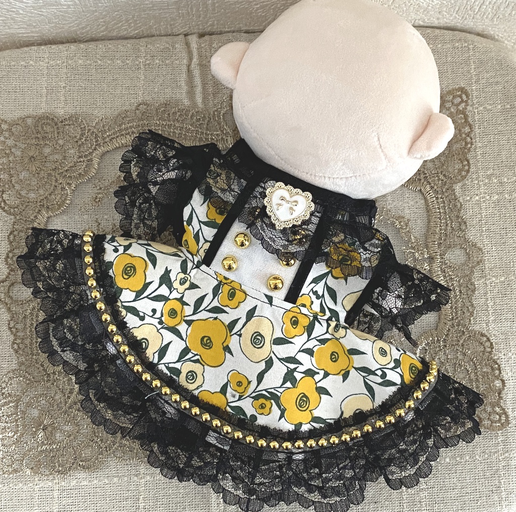 ぬいワンピース　黄色いお花のフリルワンピース