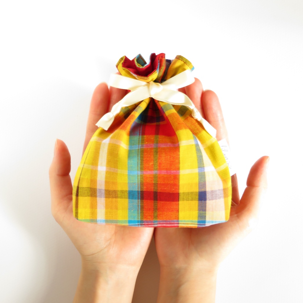 【フランス生地】マドラスチェック 巾着ポーチ（Sサイズ）