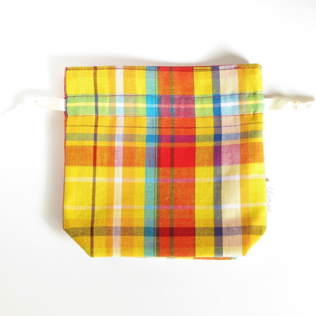 【フランス生地】マドラスチェック 巾着ポーチ(Sサイズ)