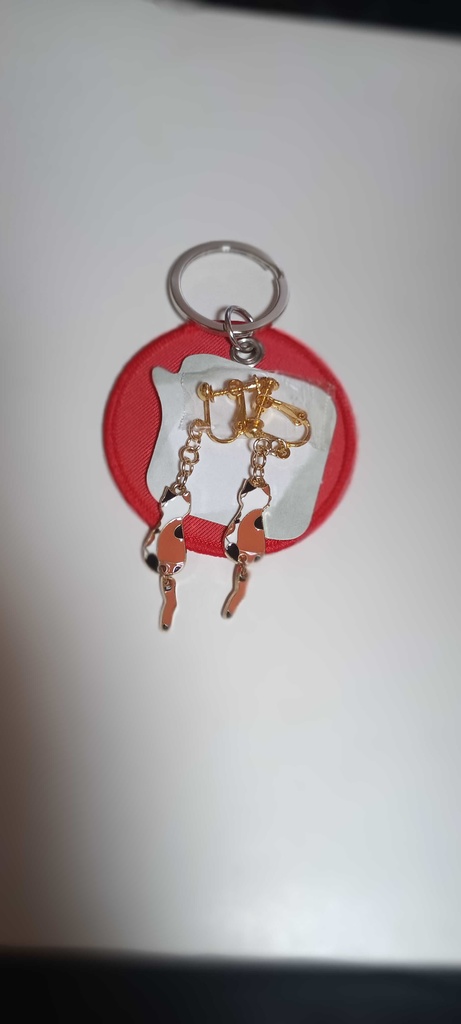 【限定1点】手作り猫のイヤリング