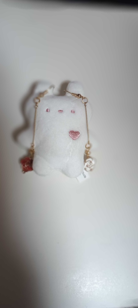 【限定１点】手作りピアス２（人形は手作りではありません）