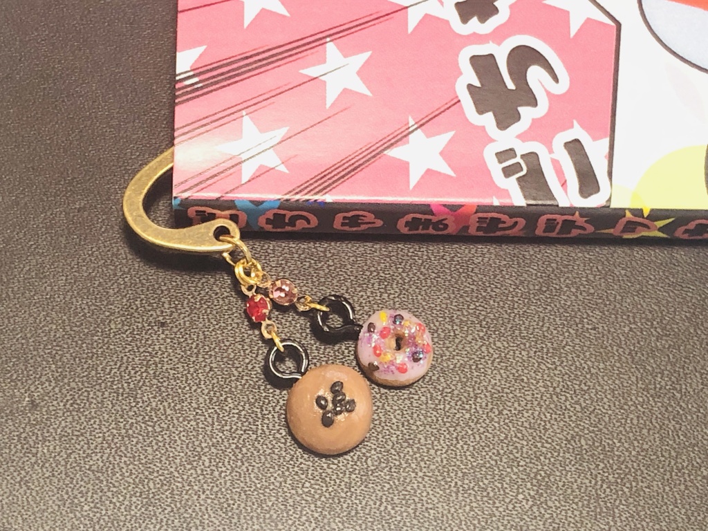 あんぱん&ドーナツチャームのブックマーカー(ダブデカイメージ)