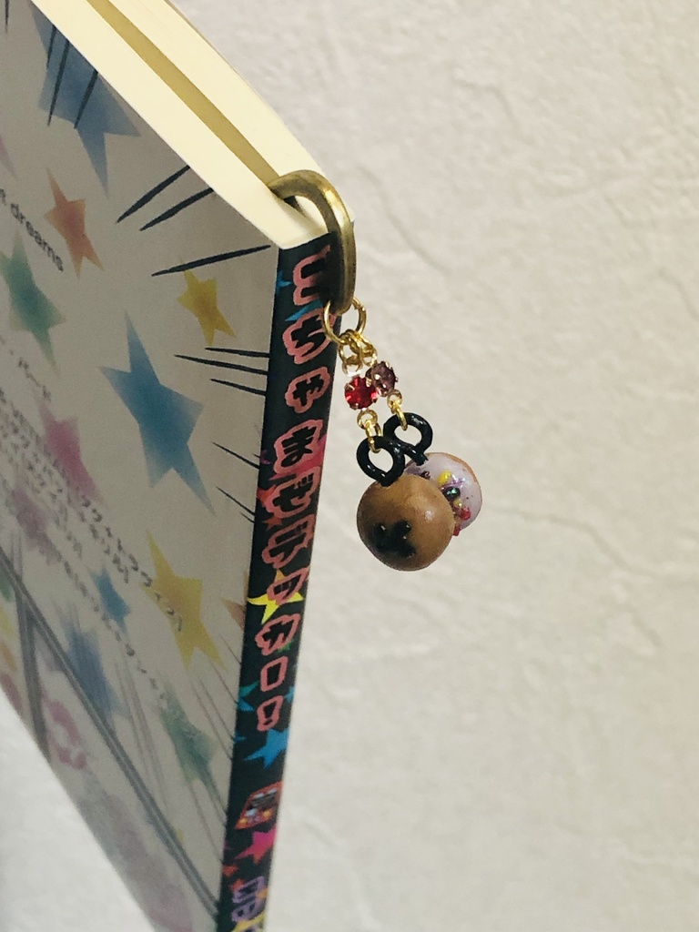 あんぱん&ドーナツチャームのブックマーカー(ダブデカイメージ)