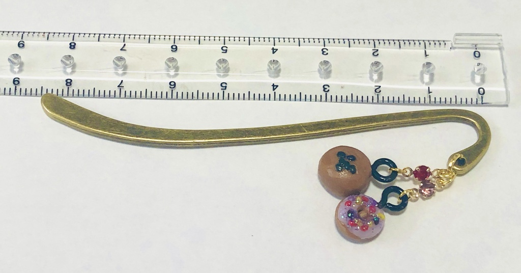 あんぱん&ドーナツチャームのブックマーカー(ダブデカイメージ)