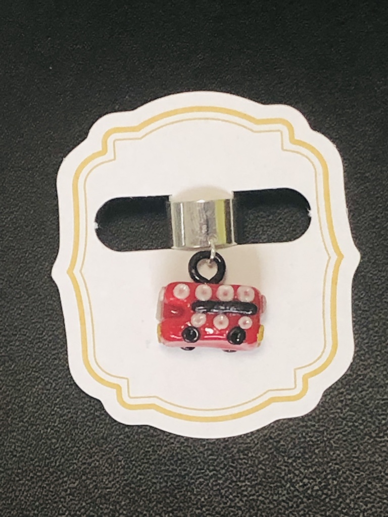 ちっちゃなダブルデッカーのイヤーカフ