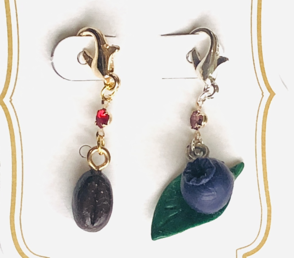 コーヒー豆&ブルーベリーのチャーム②(ダブデカイメージ)