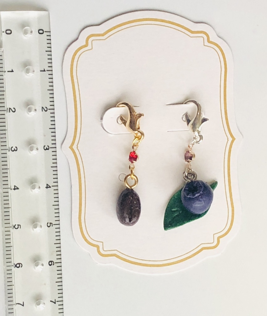 コーヒー豆&ブルーベリーのチャーム②(ダブデカイメージ)