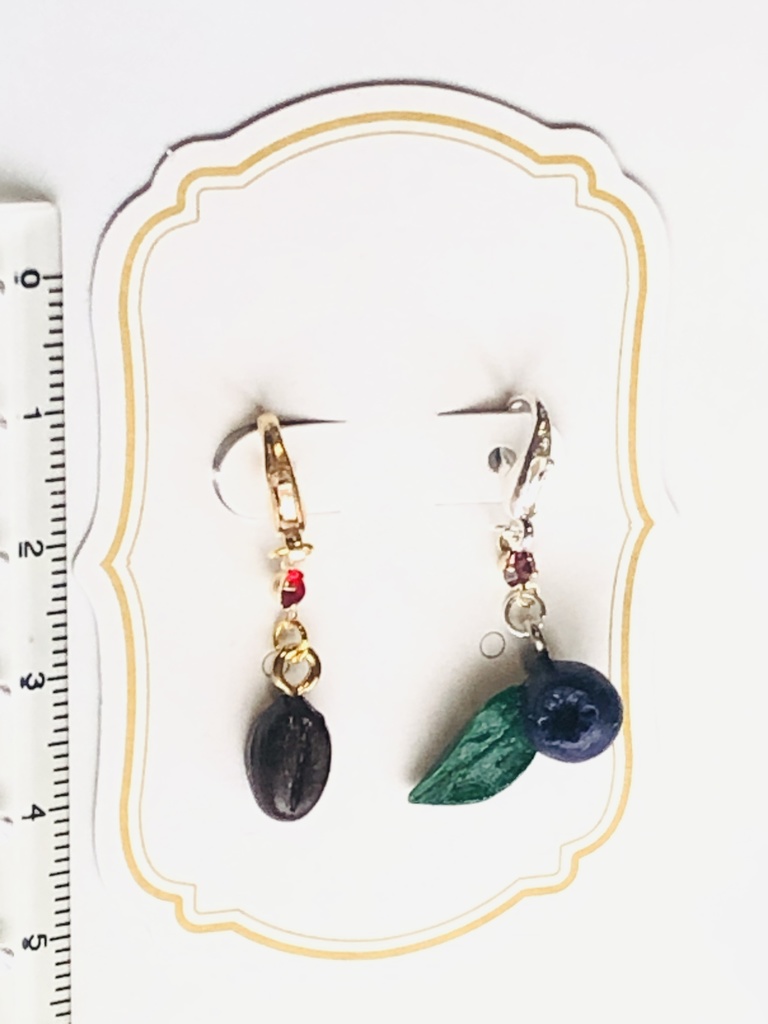 コーヒー豆とブルーベリーのチャーム③(ダブデカイメージ)