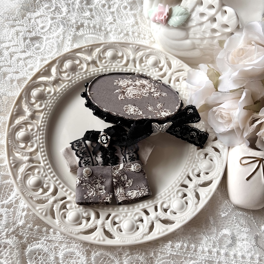 繊細レースのお洋服セット🦋