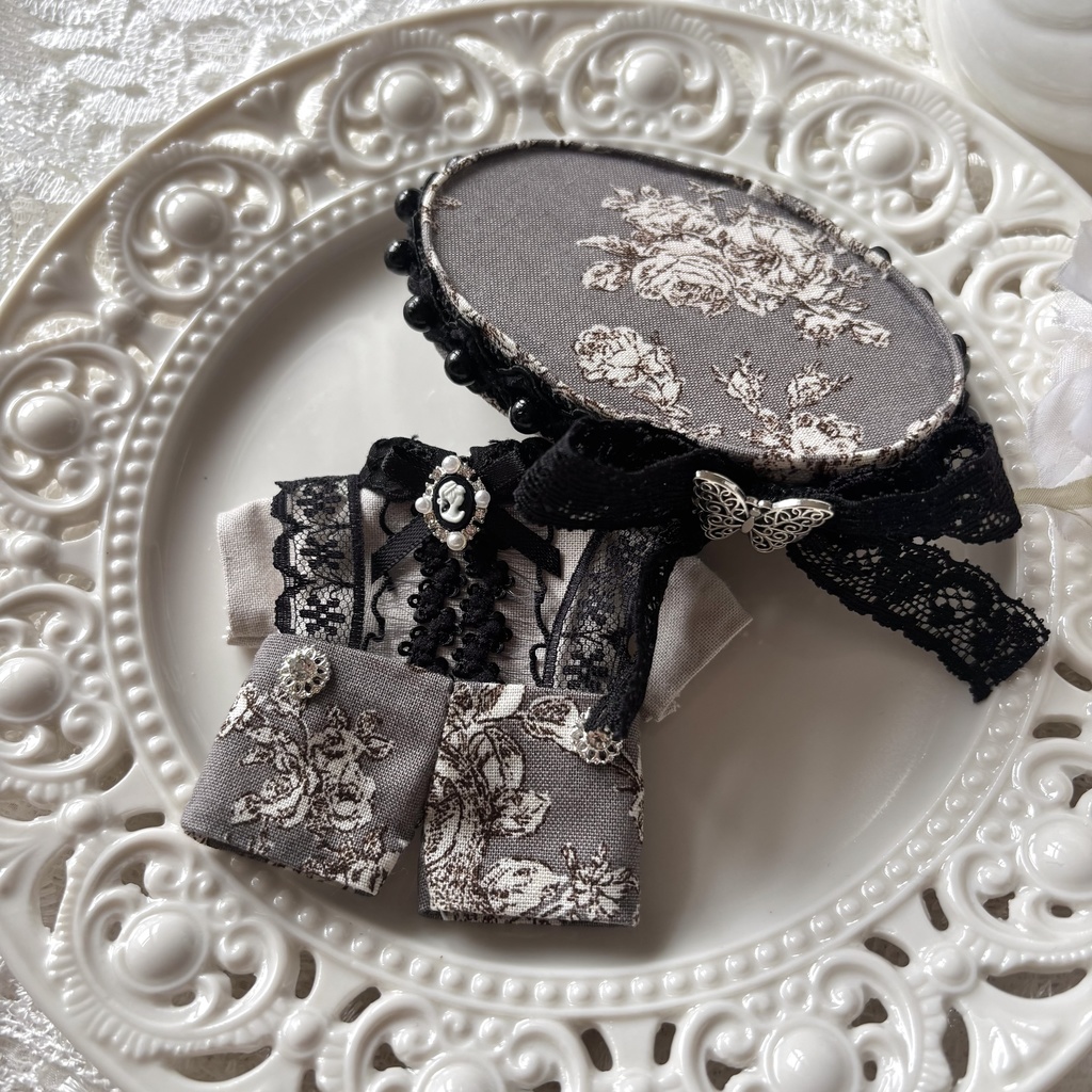 繊細レースのお洋服セット🦋