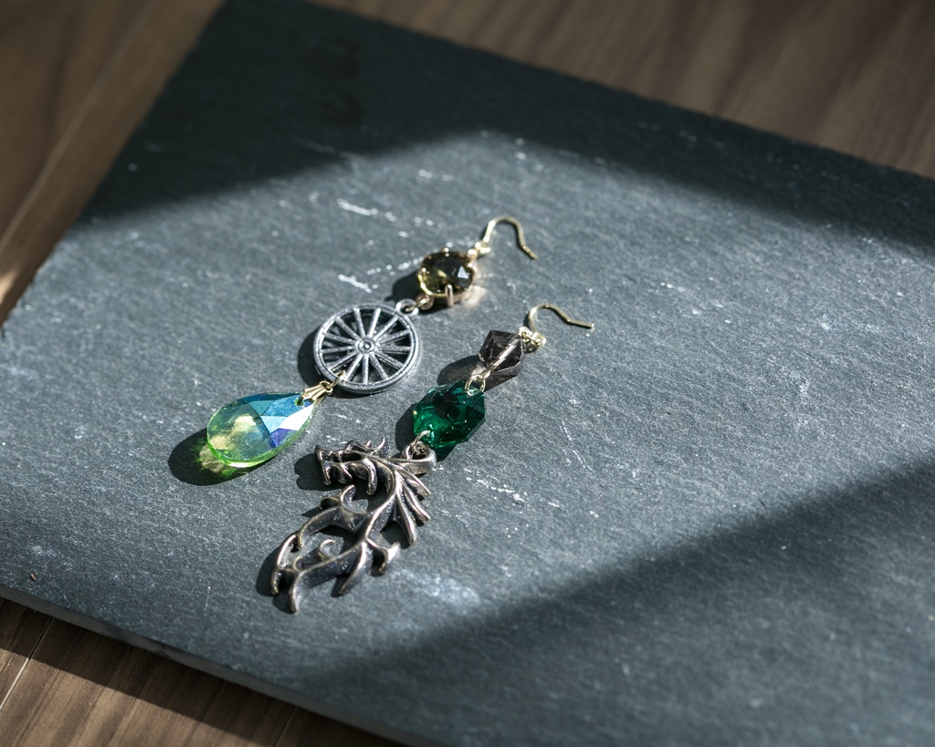 twst マレウス 寮服 イメージ耳飾り01