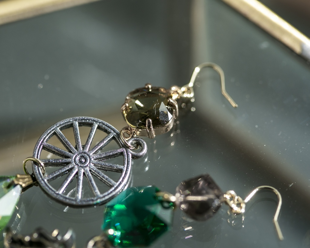 twst マレウス 寮服 イメージ耳飾り01