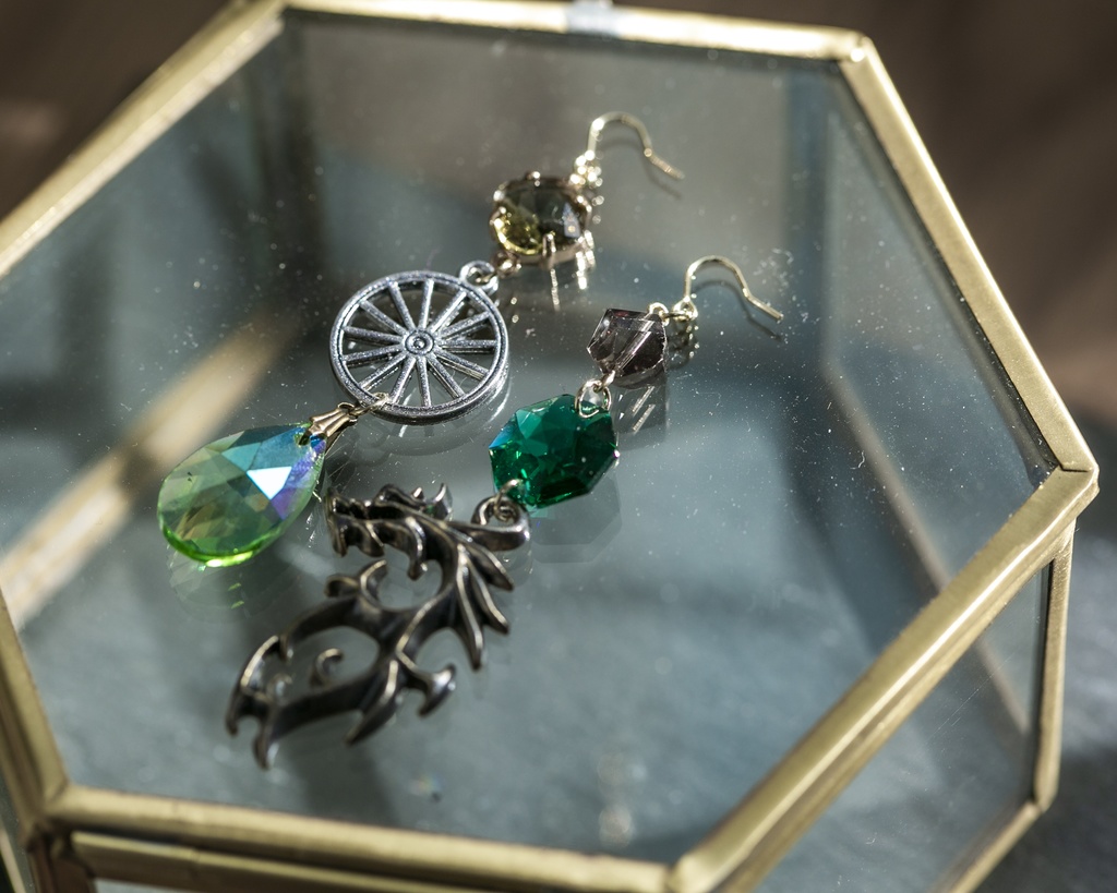 twst マレウス 寮服 イメージ耳飾り01