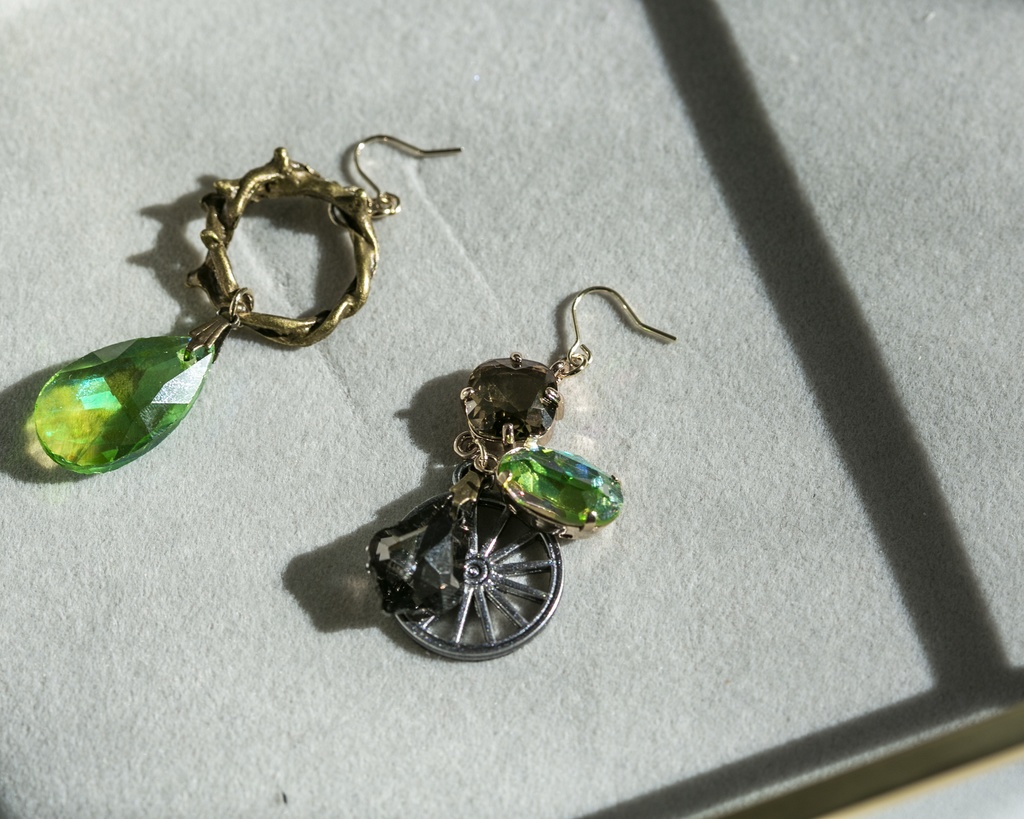 twst マレウス 寮服 イメージ耳飾り03