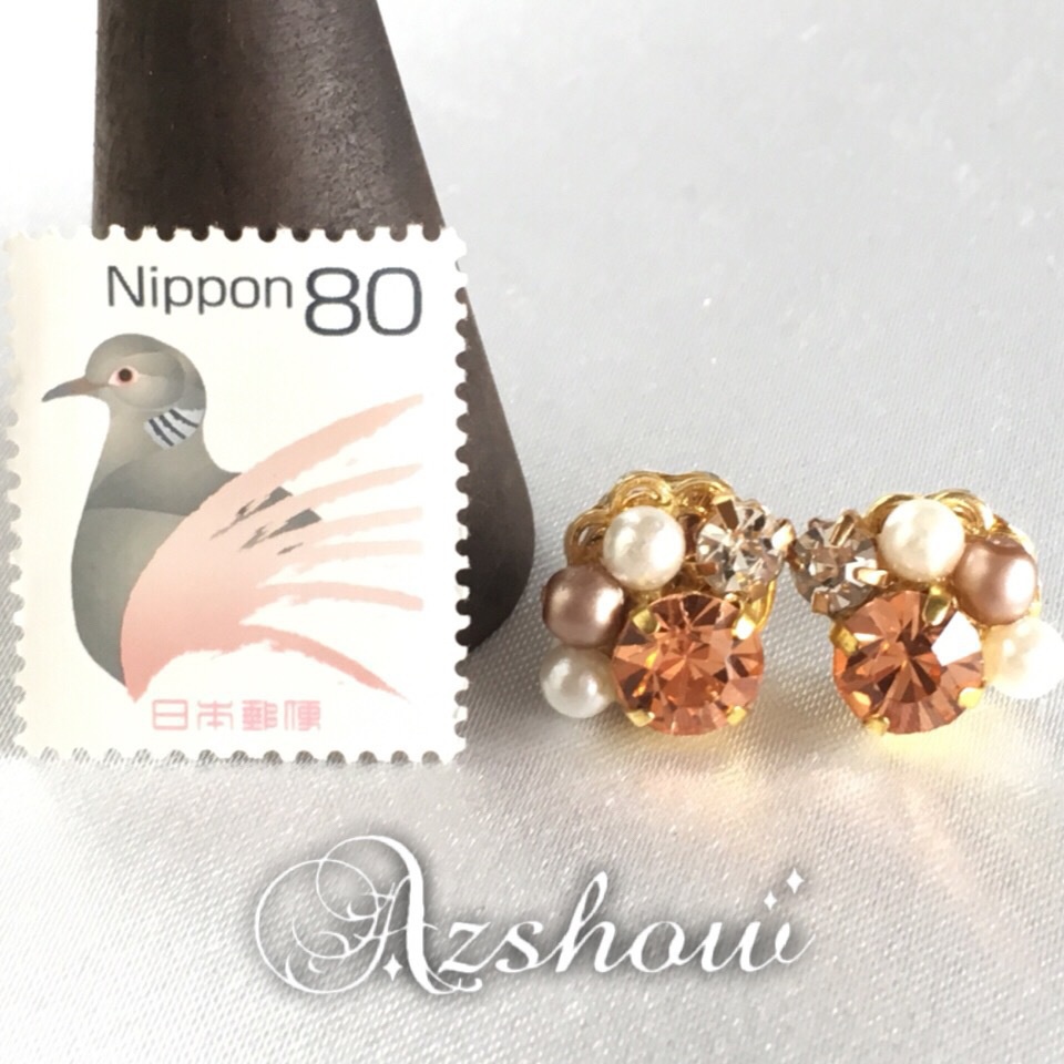 猫ちゃんの肉球みたいなビジューイヤリング(ピアス)