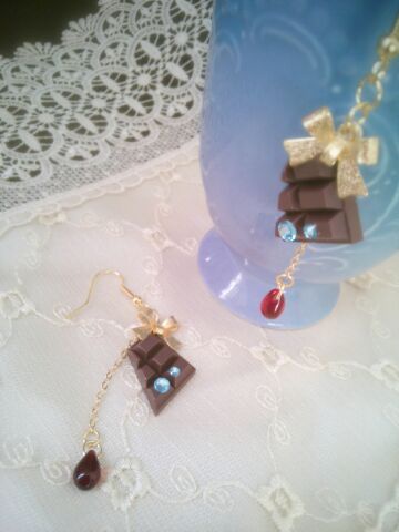 【送料込み】赤司&黒子チョコレートピアス