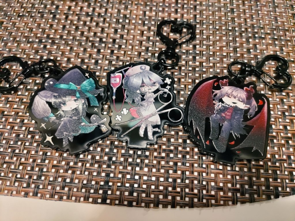 三特殊アクリルスタンドキーホルダー