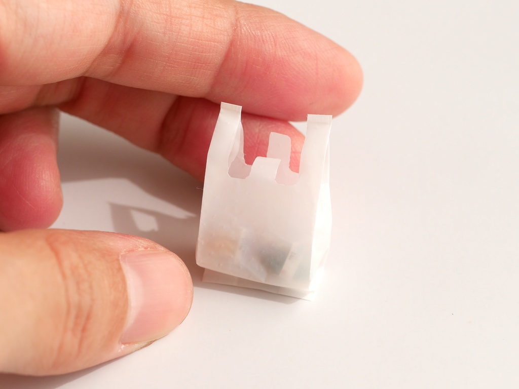 【ミニチュア】コンビニスイーツ2種(冷やしみたらし団子&宇治抹茶あんみつ)+スプーン2つ+コンビニ袋