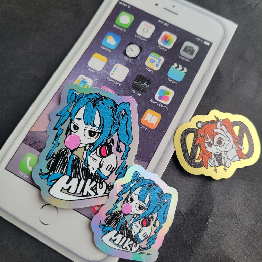 カメラ横に収まるスマホステッカー(2枚セット)【ミク/レイ/テト】