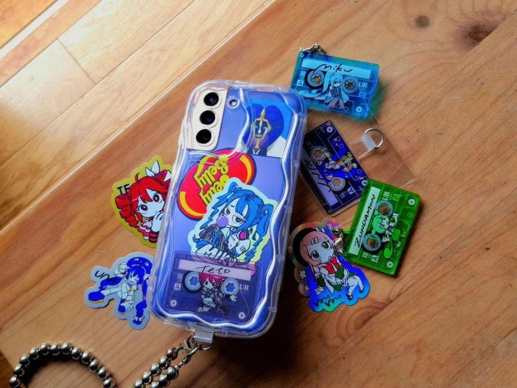 合成音声のカセット柄フォンタブ（スマホアクセサリー）