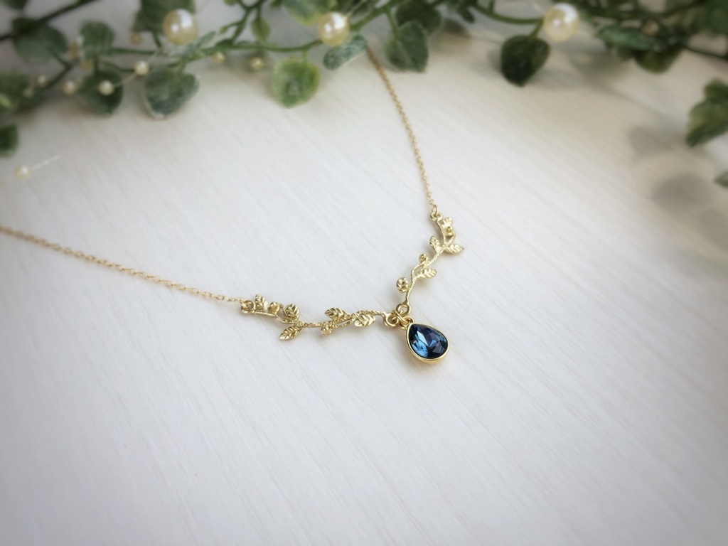 木の葉のネックレス