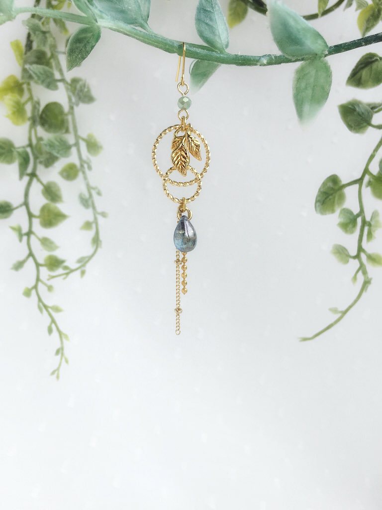 若葉の雫イヤリング