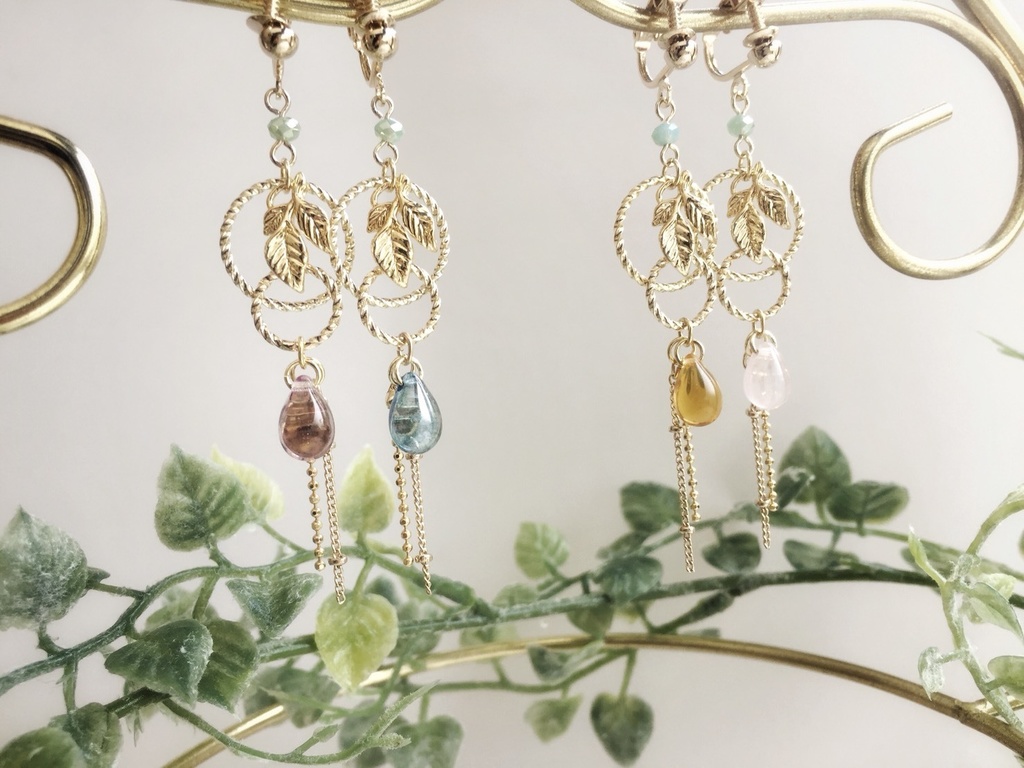 若葉の雫イヤリング