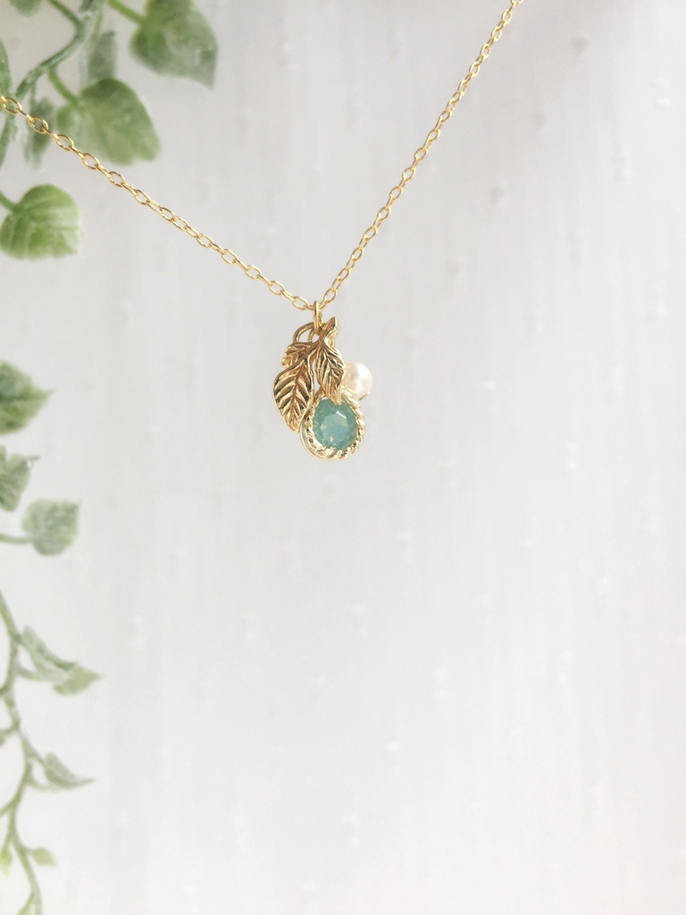 若葉の雫ネックレス