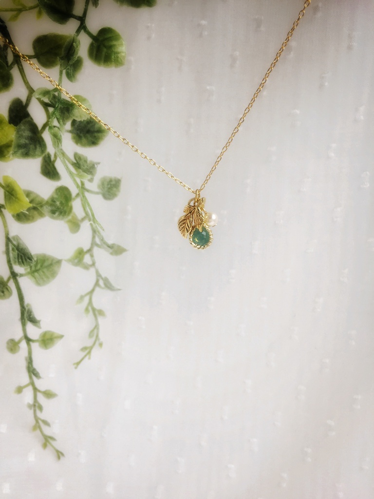 若葉の雫ネックレス