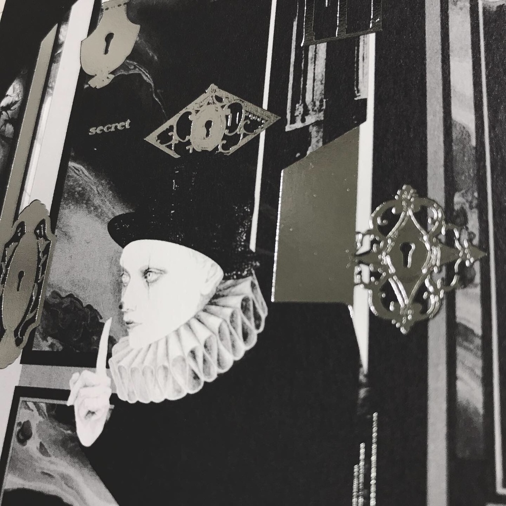 箔押しポストカード「501号室 全ての秘密を開くお客様」